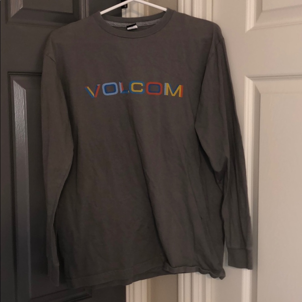 grey Volcom long sleeve